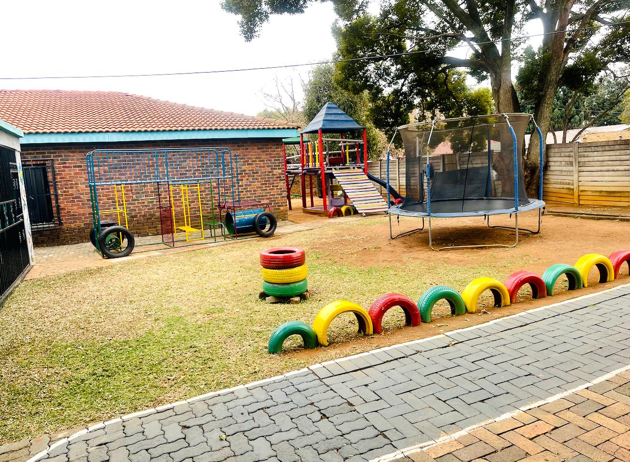 SUNNY SMILES PRESCHOOL &amp; DAY CARE