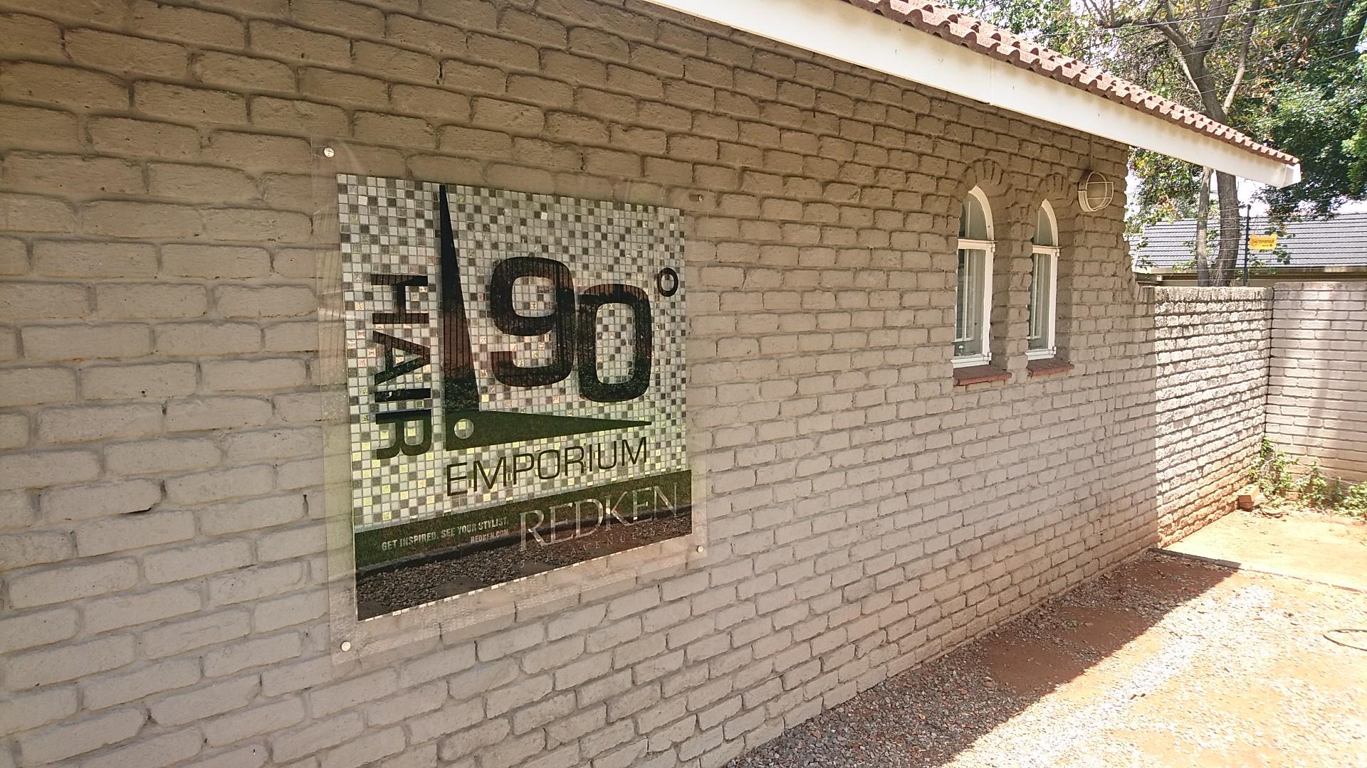 Hair 90° Emporium