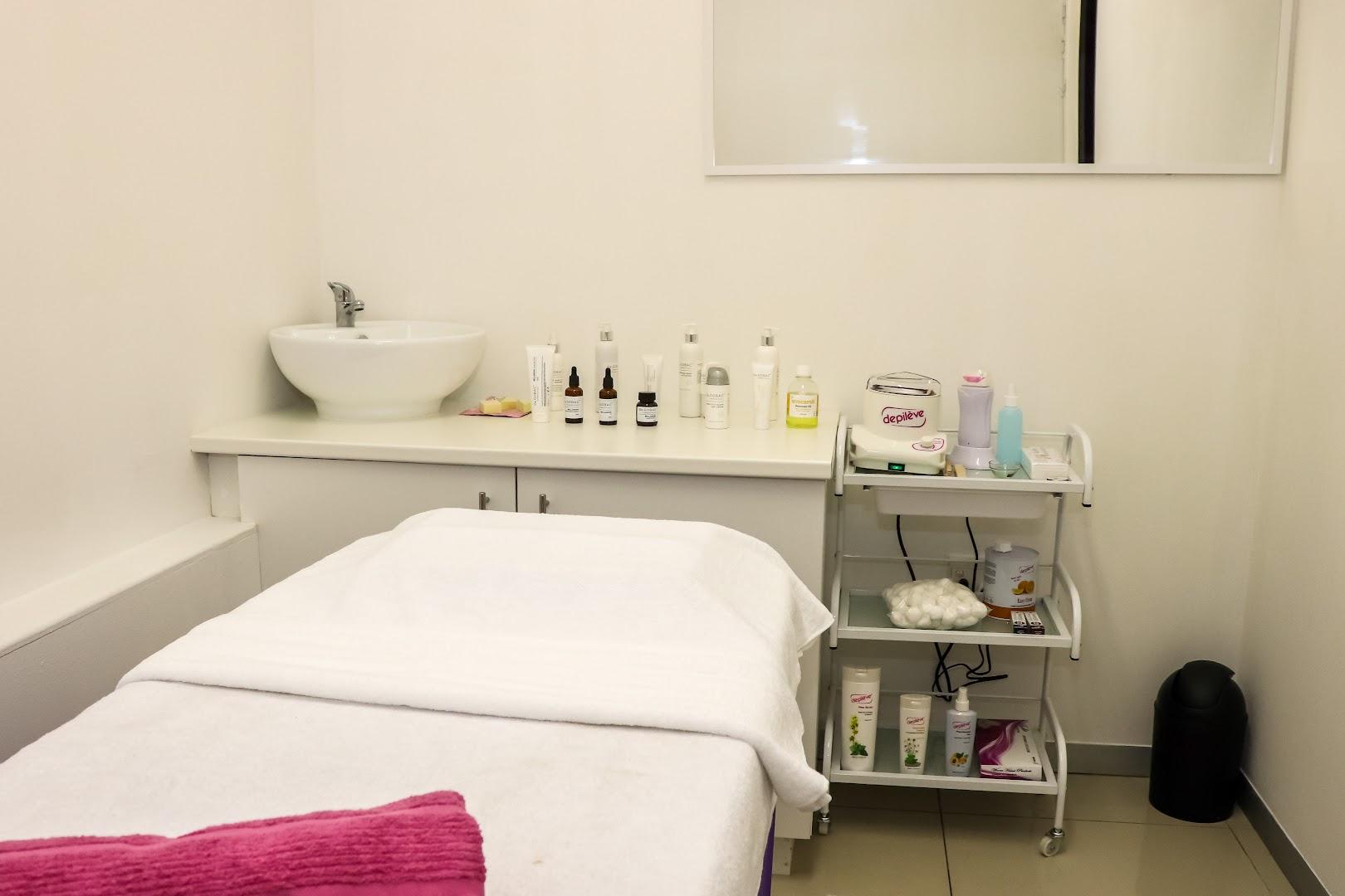 Queen New York Beauty Salon - Forest Hill City