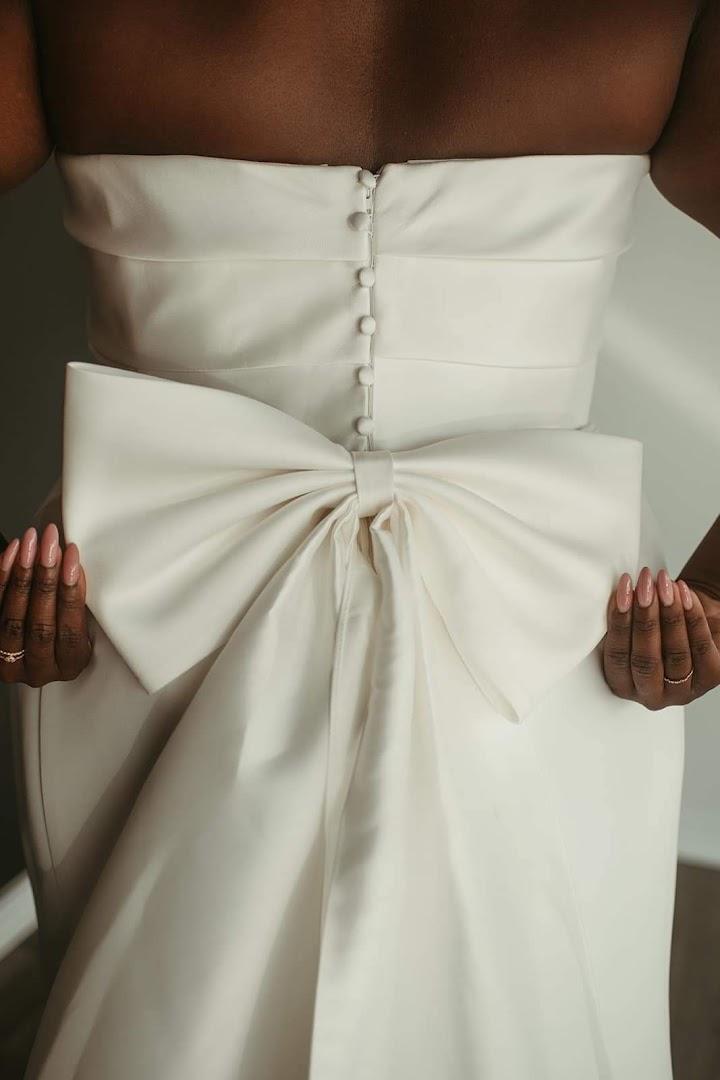 Curvaceous Veils / Plus-size Bridal Boutique