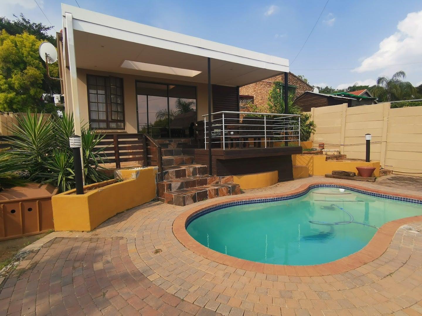 Melica Makwarela Chas Everitt Properties Pretoria