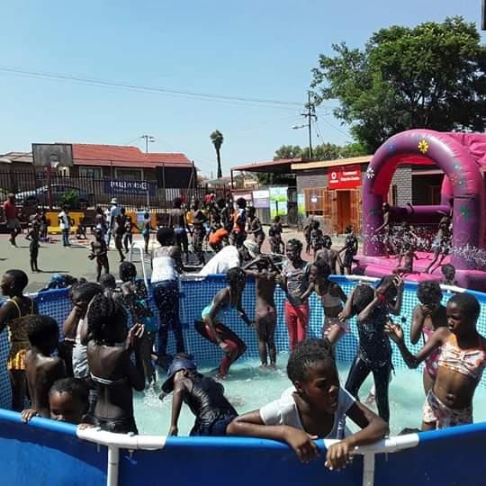 Thandanani Drop Inn Center