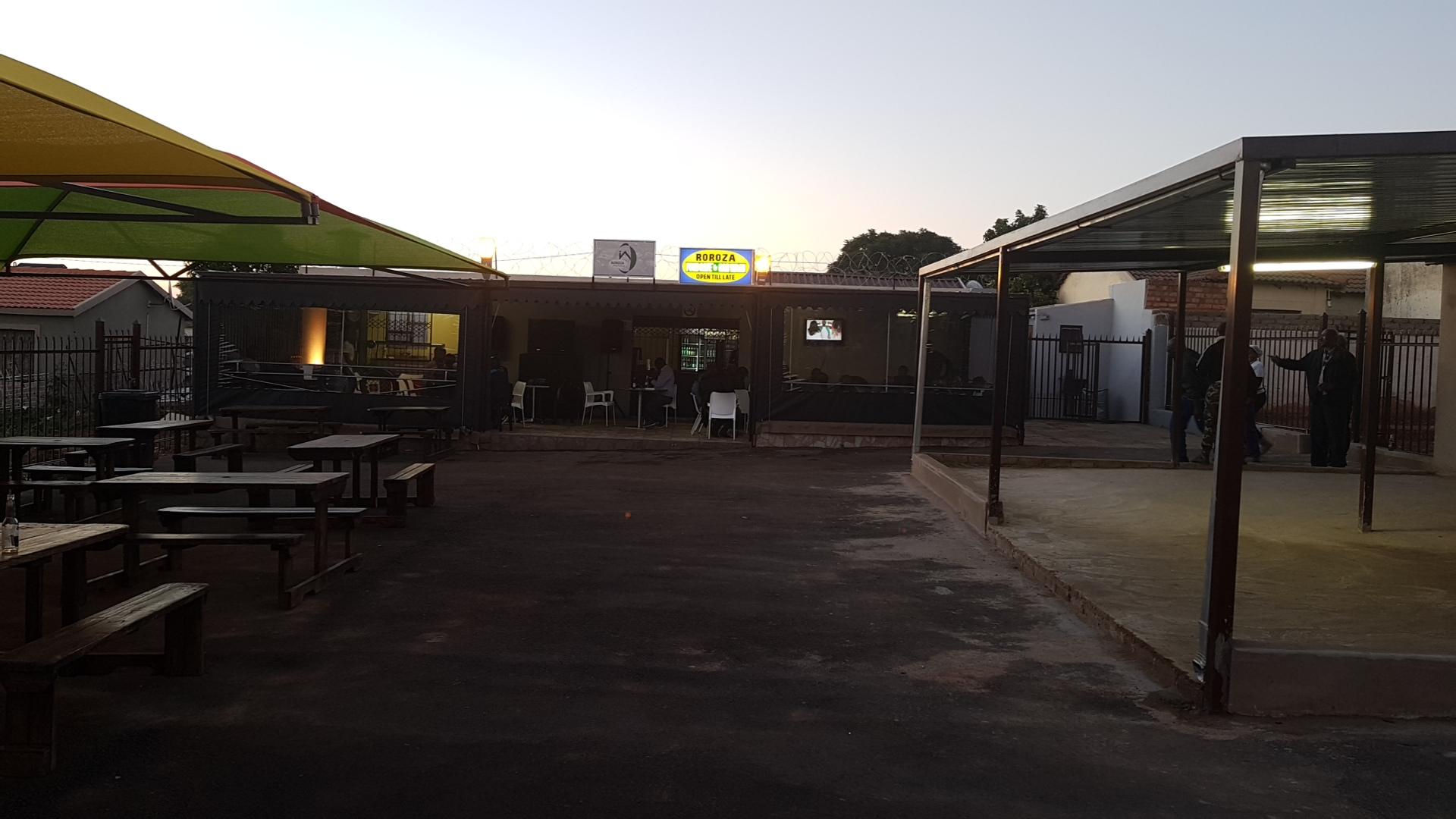 Roroza Cafe