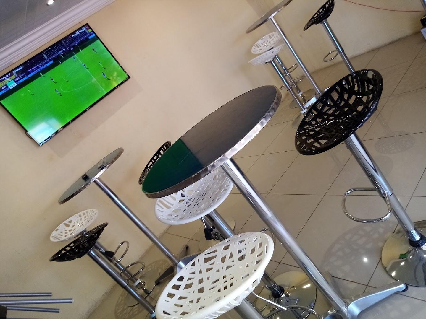 SHORT CORNER LIFESTYLE