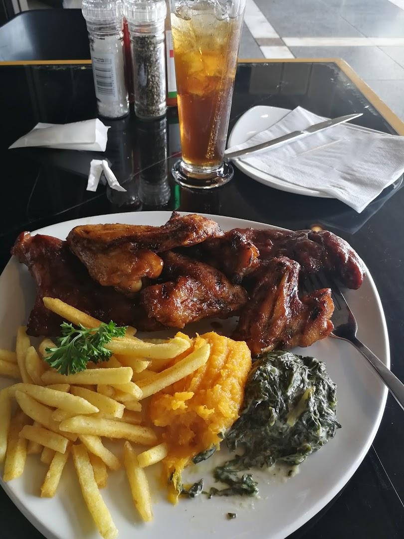 Black Bistro Lounge &amp; Cocktail Kitchen