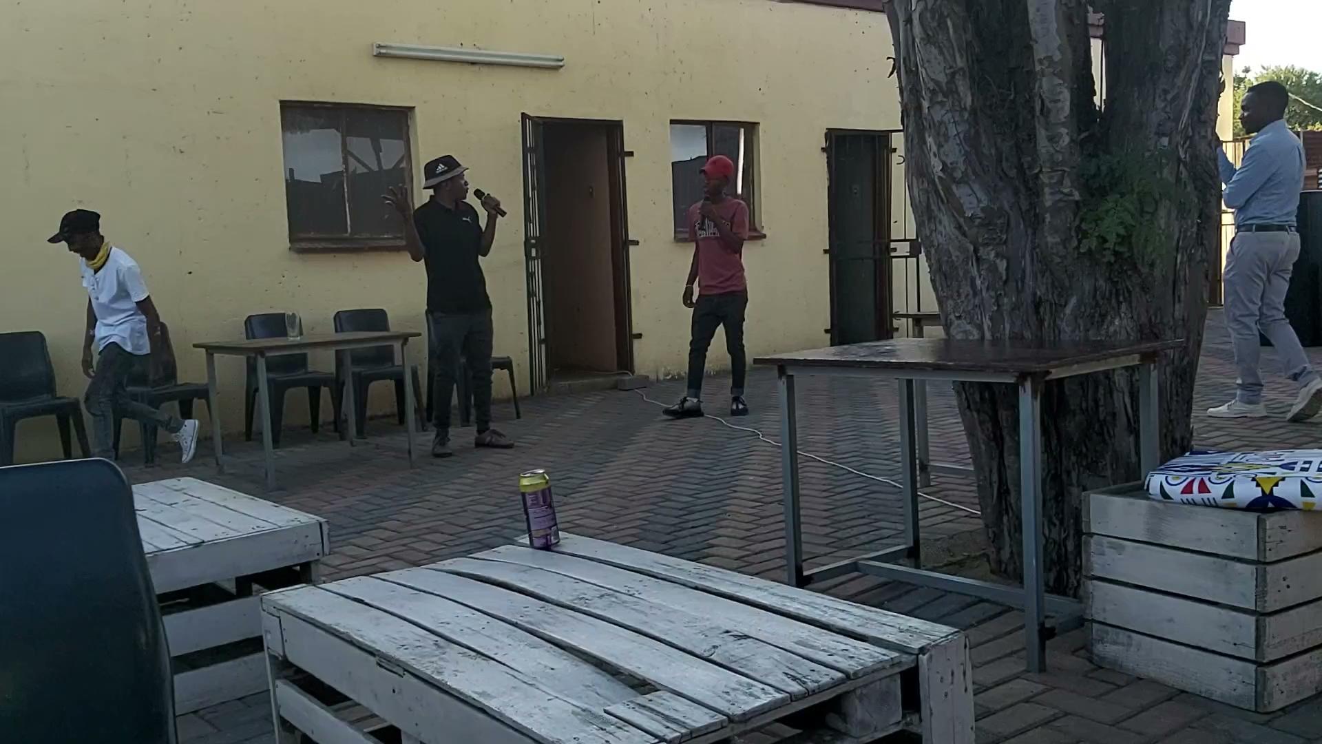 Decent Ville Shisanyama &amp; Guesthouse
