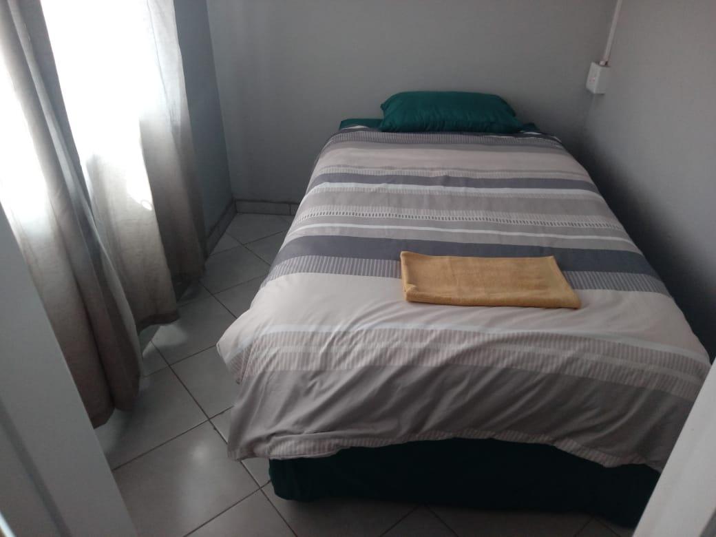 Las Palmas Day &amp; Night Guest House