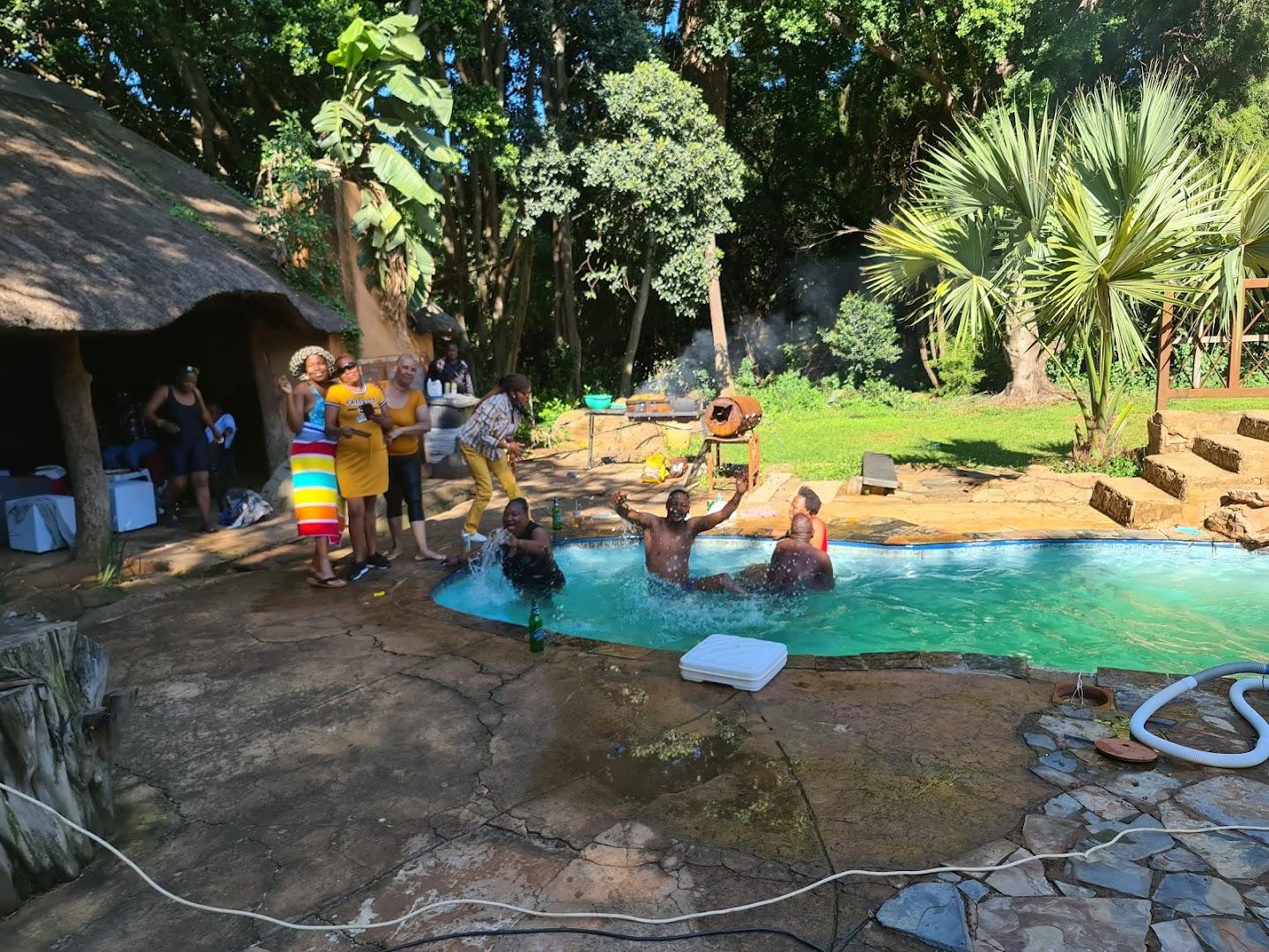 Blue Sky Guest Lodge, Akasia
