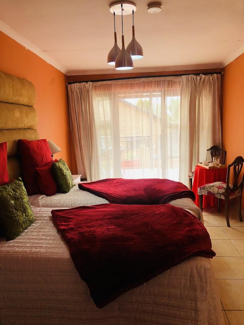 SELROY BED &amp; BREAKFAST