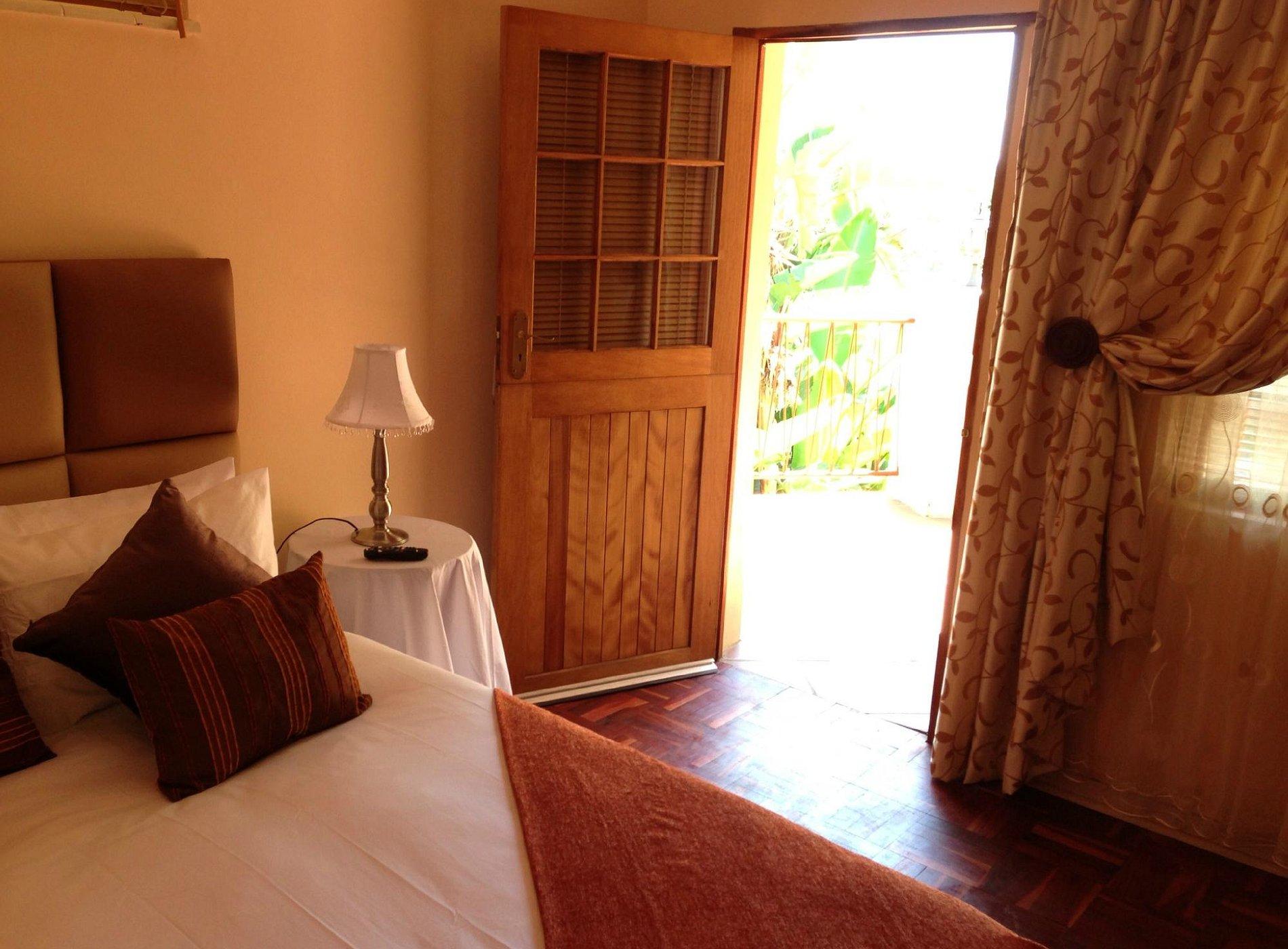C'est La Vie Guest House