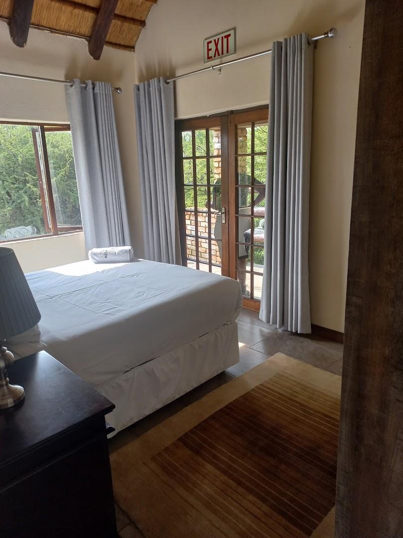 Mela Luxury Game Lodge