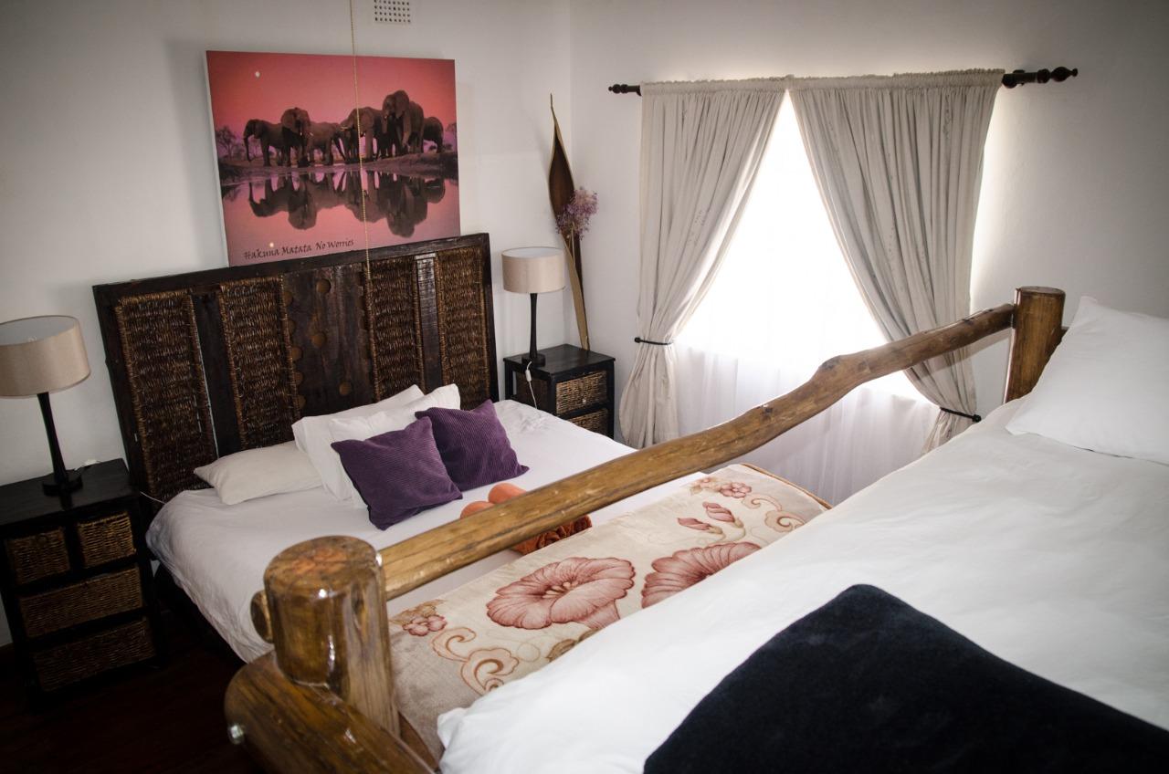 1322 Backpackers International