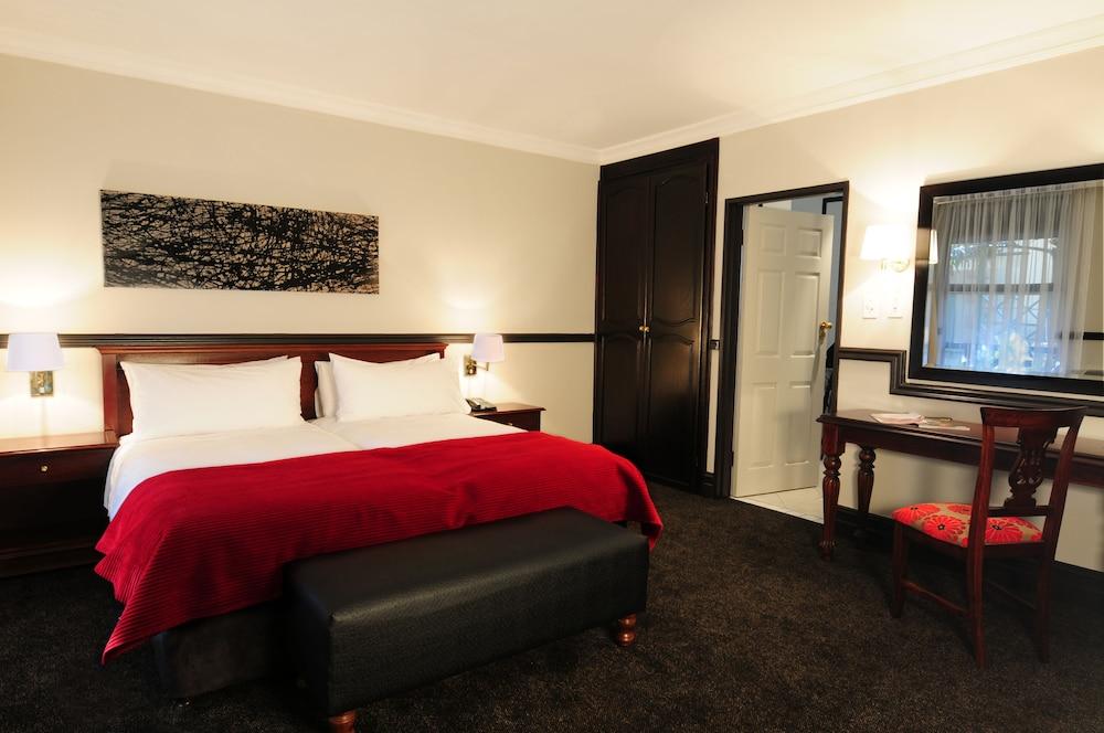 Court Classique Suite Hotel