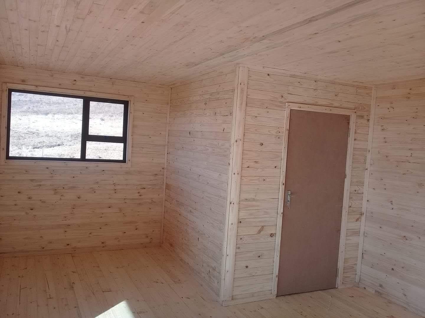CHRIS WENDY HUTS