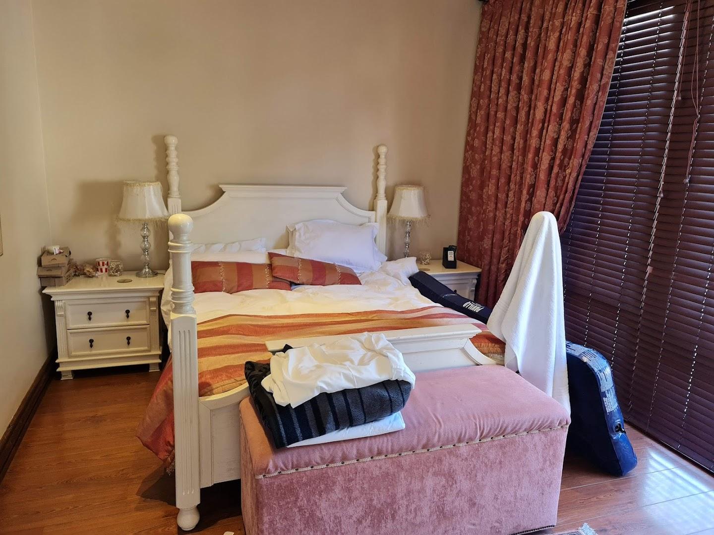 Candlewood Guesthouse
