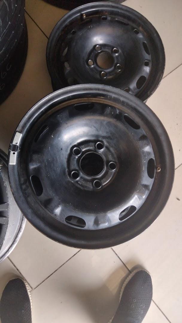 RnM second hand tyre shop