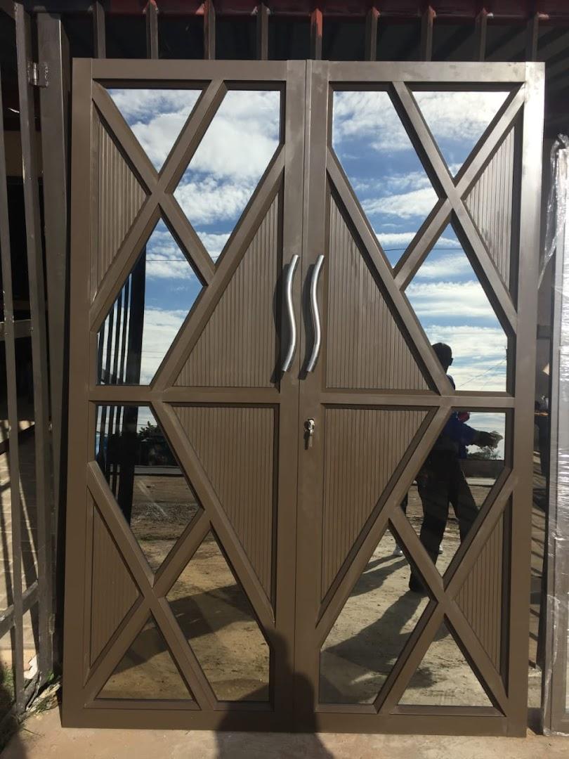 MPHELO GLASS &amp; ALUMINIUM