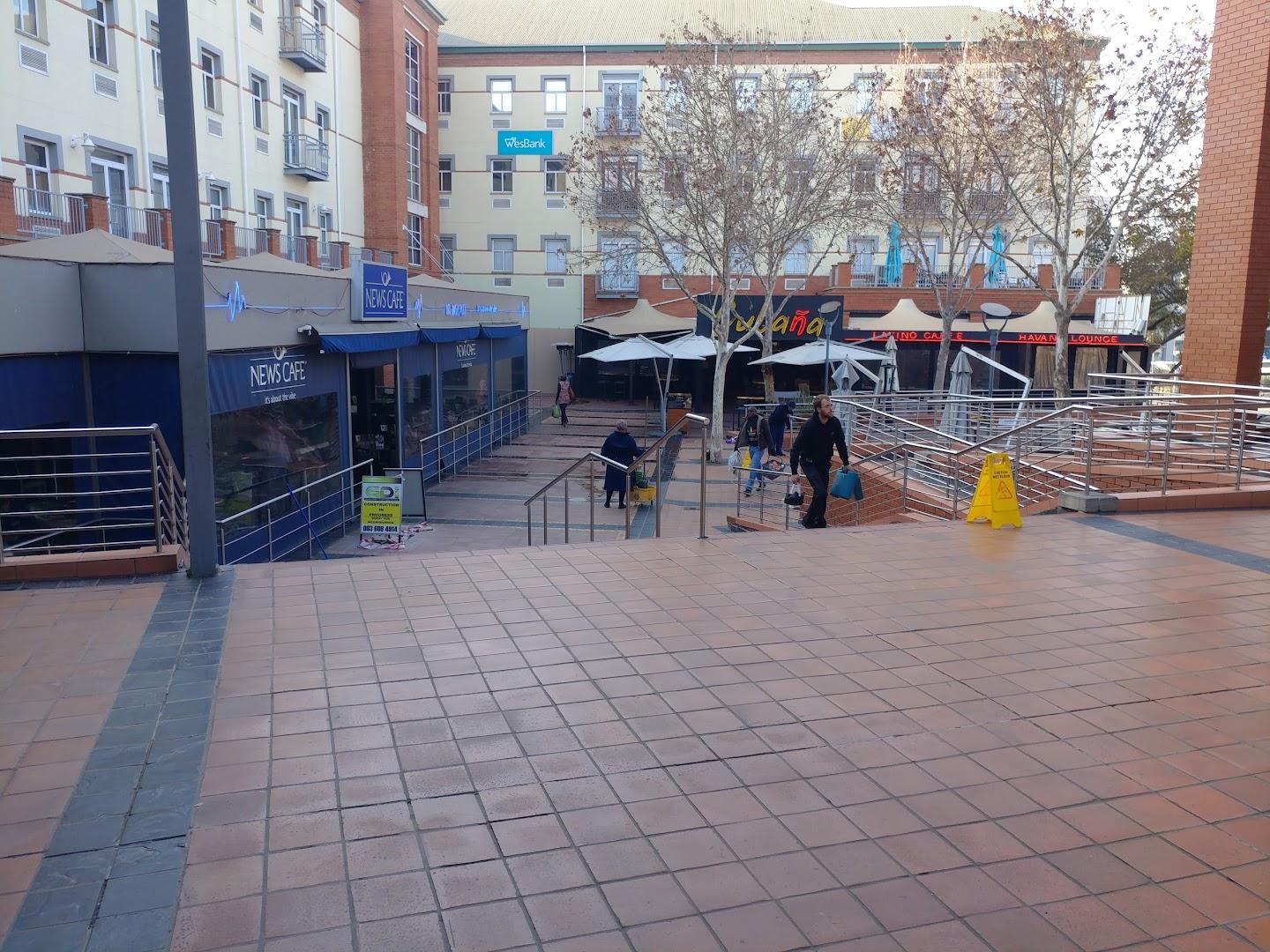 Menlyn Piazza Corner