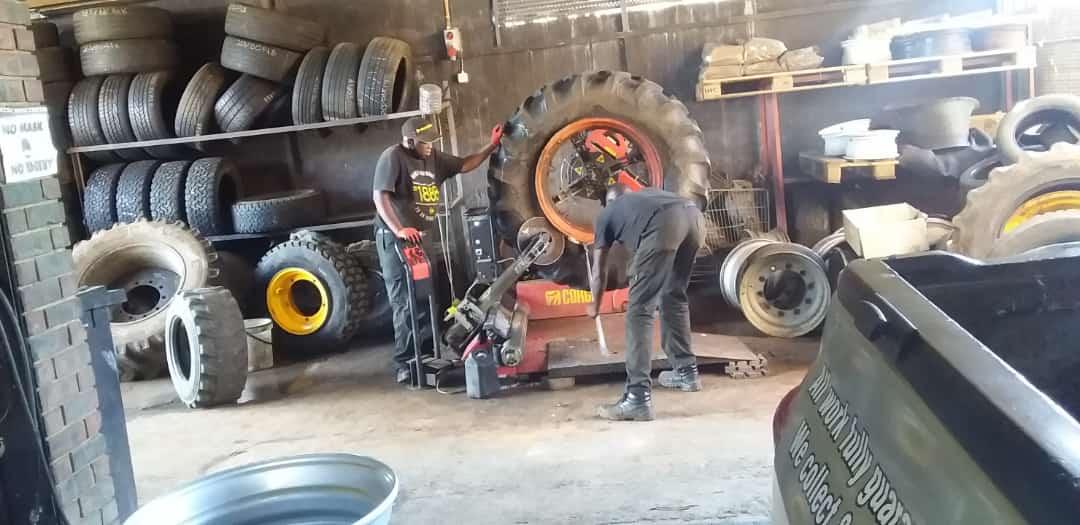 TRUCK TYRE