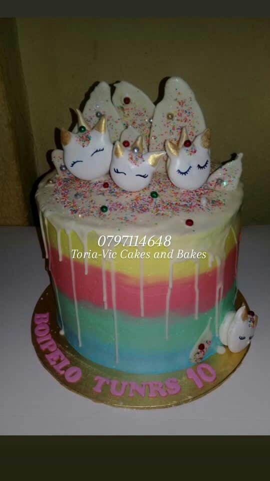 Toria-Vic Cakes and Bakes