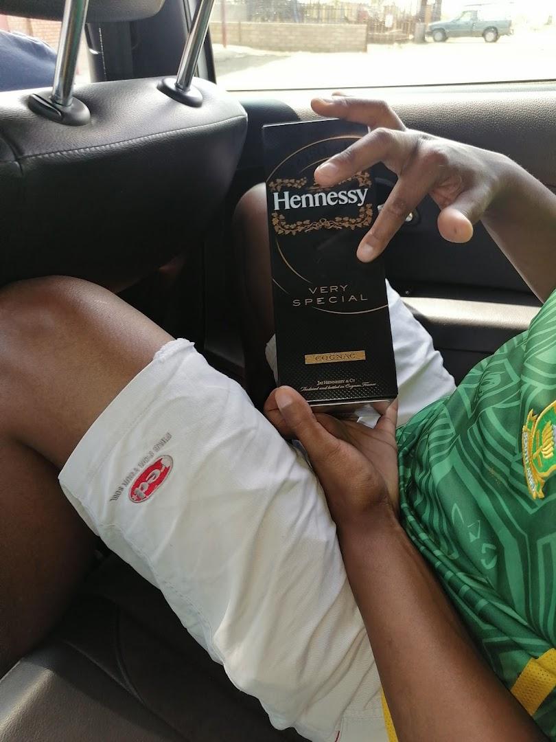 Mkhachane Bottle Store