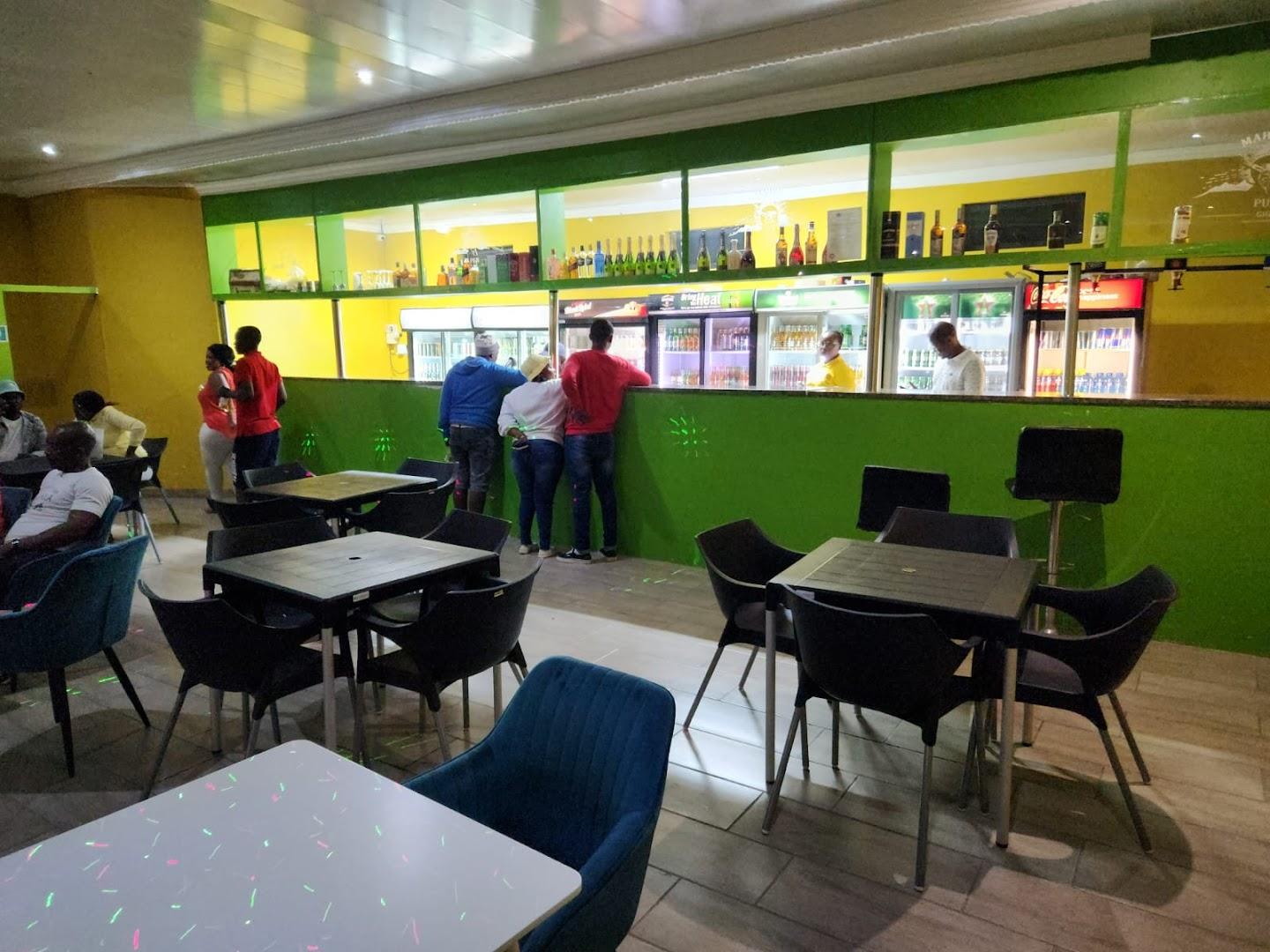 Mahube pub