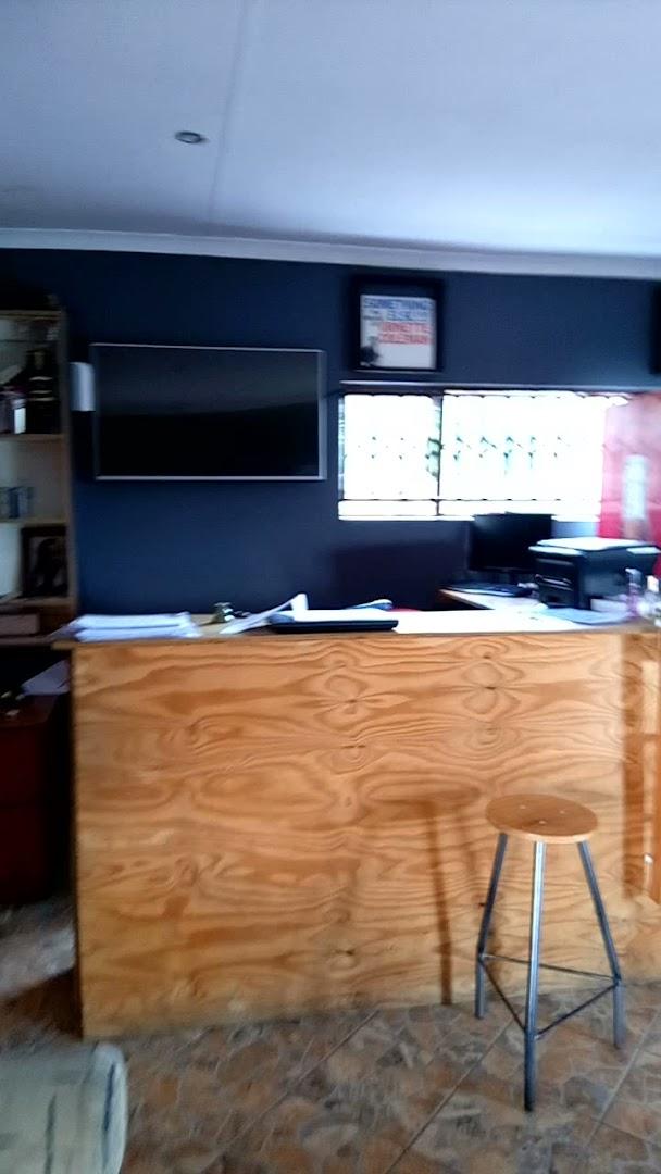 Livelife Cafe and Dj School