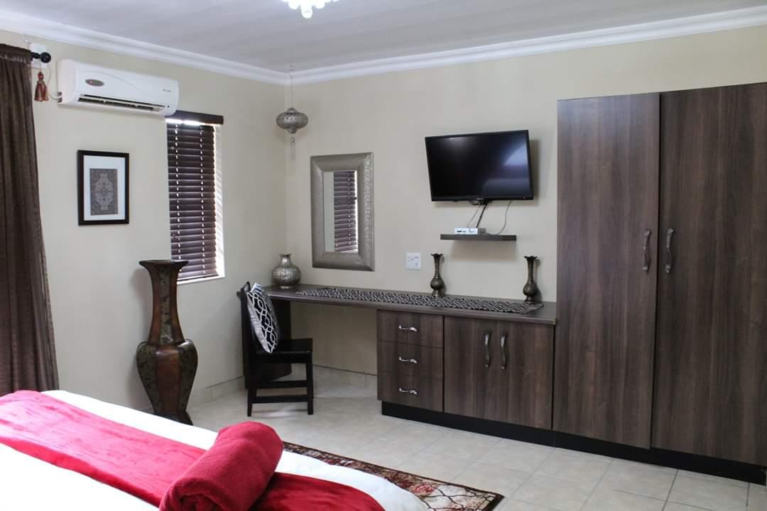 El Gran Chaparral Guest House