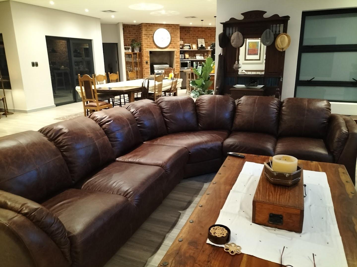 Lee-Ra Upholstery