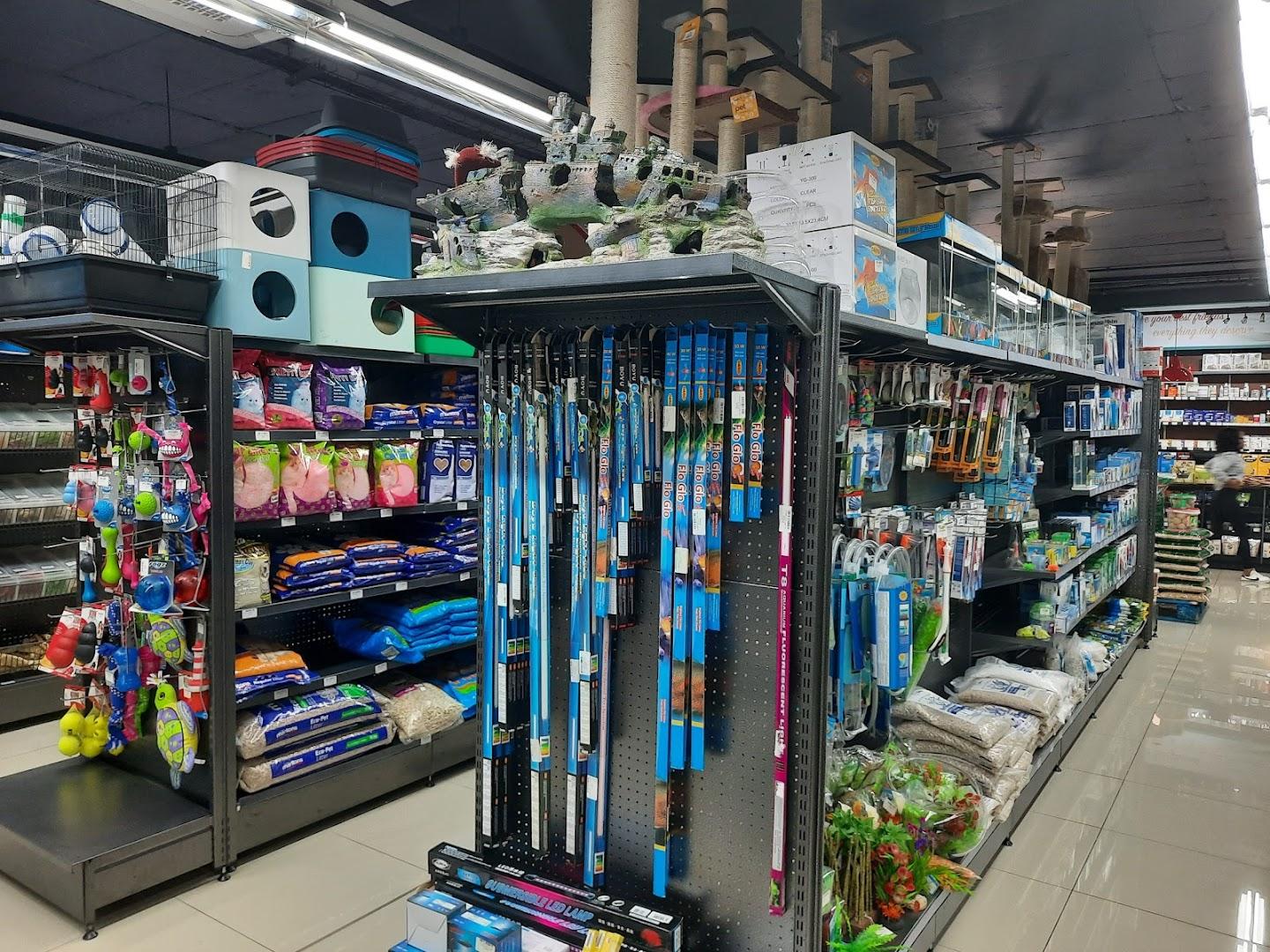The Queen Pet Shop - Atterbury Boulevard