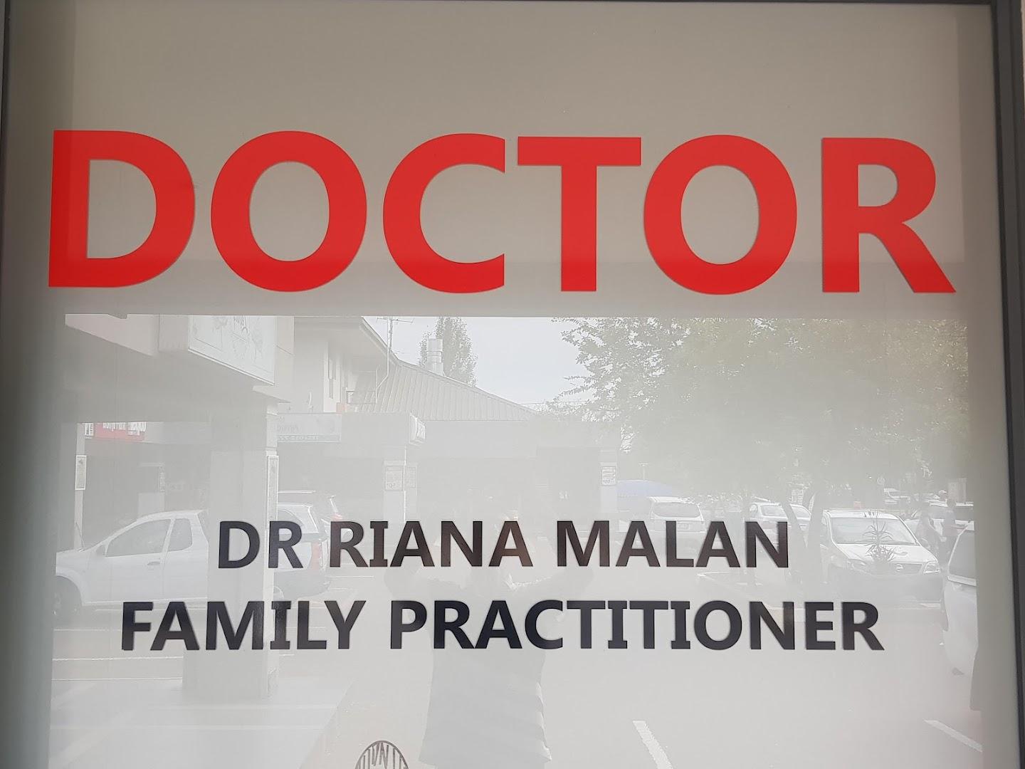 Dr Riana Malan