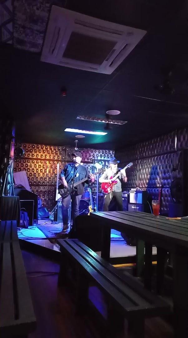 Jarr Bar &amp; Restaurant