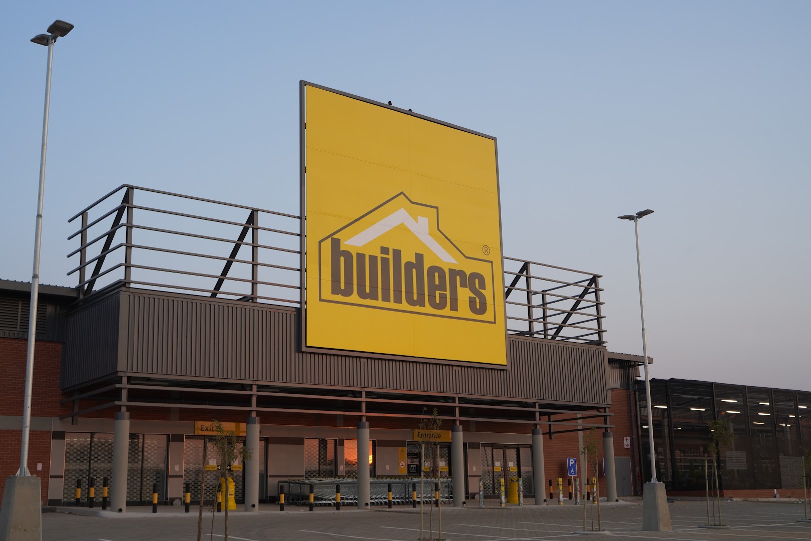 Builders Warehouse Silver Lakes