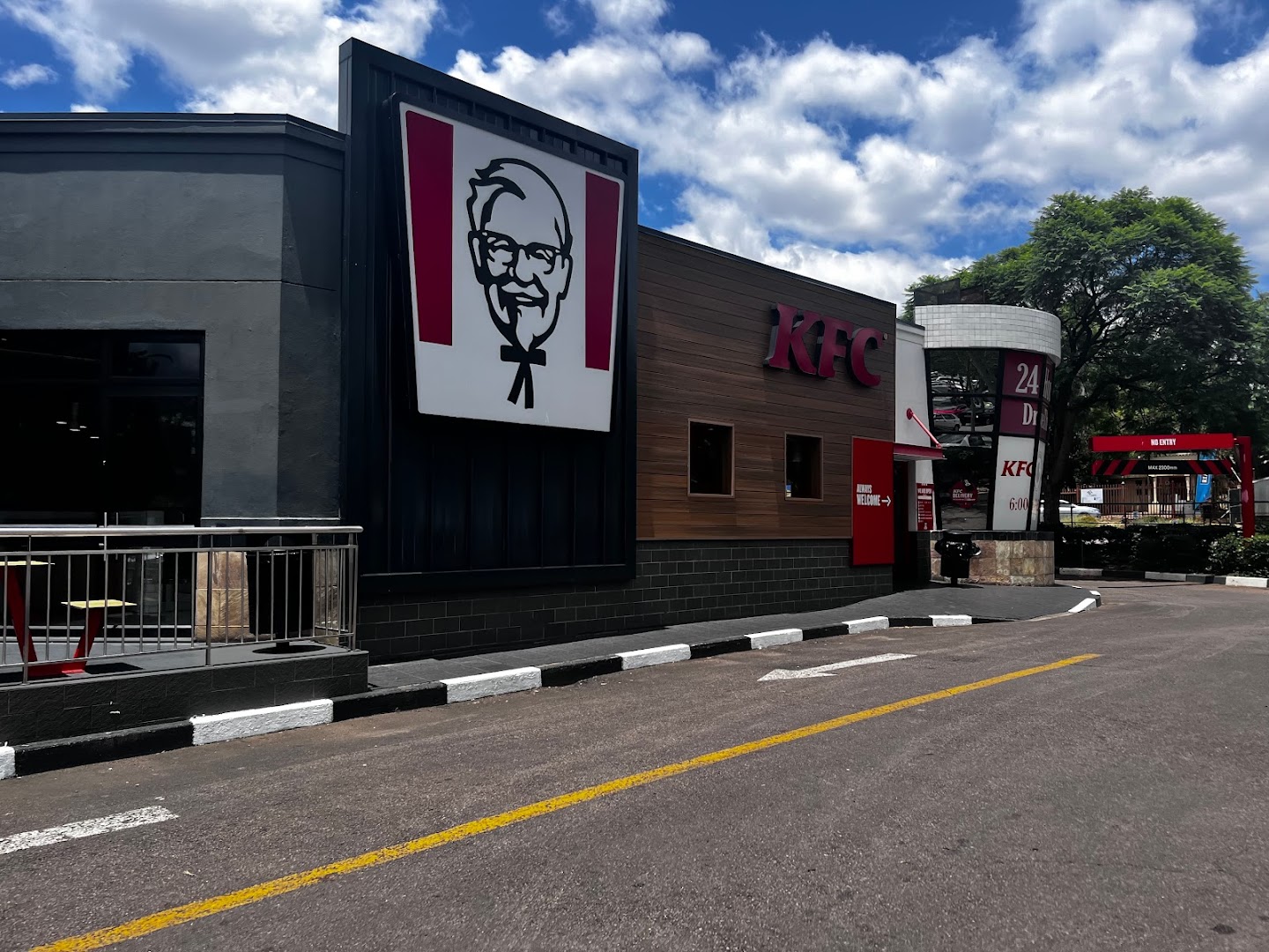 KFC Lynnwood Road