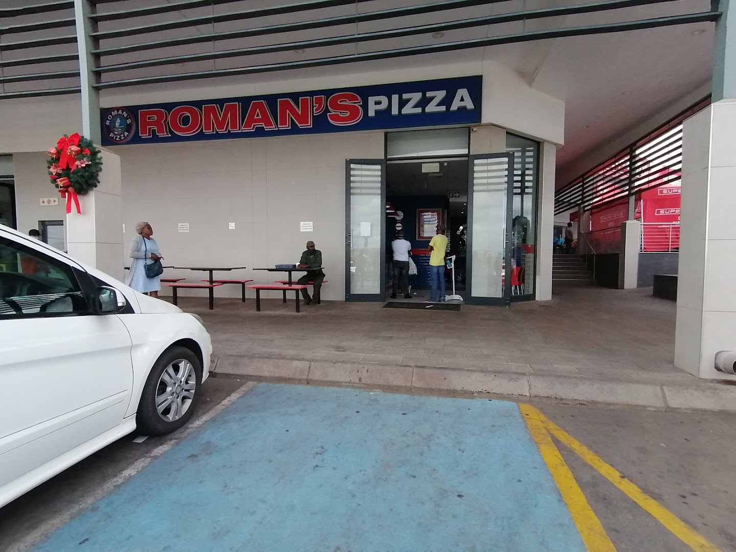 Roman’s Pizza Mall @ R55