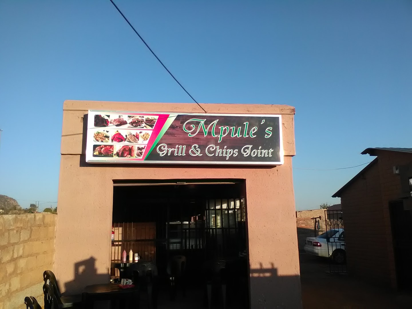 Mpules grill place