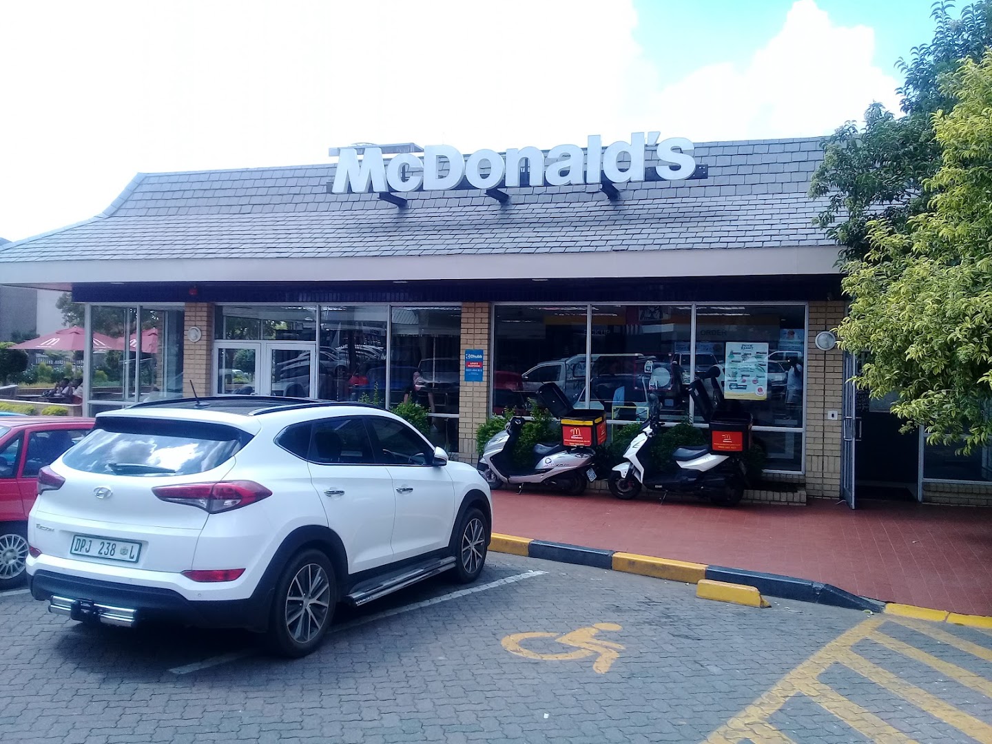 McDonald’s Gateway PTA Drive-Thru